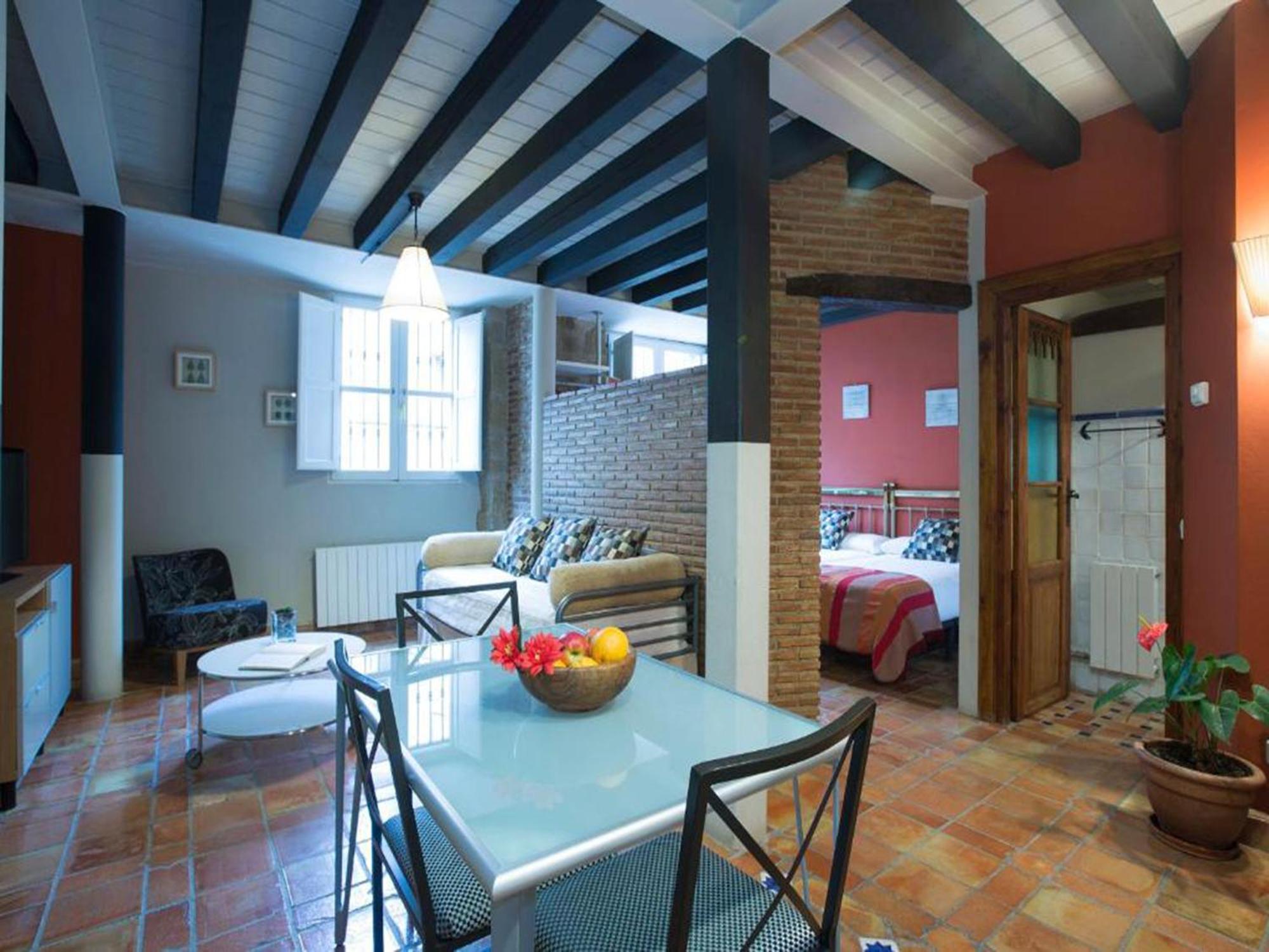 Apartamentos Senorio De Haro 3000 Luaran gambar