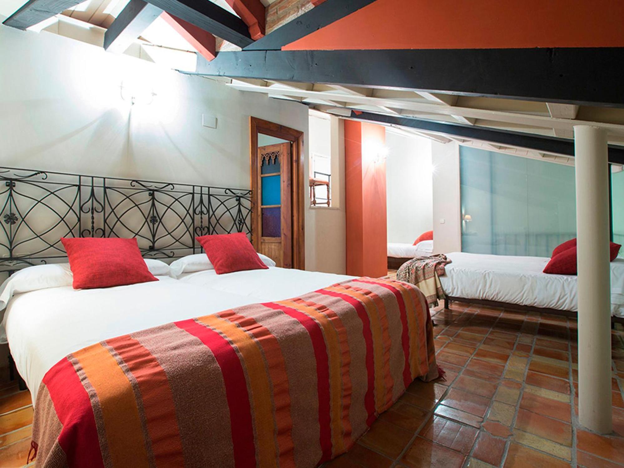 Apartamentos Senorio De Haro 3000 Luaran gambar